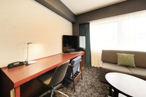 Iron/ironing board, free WiFi