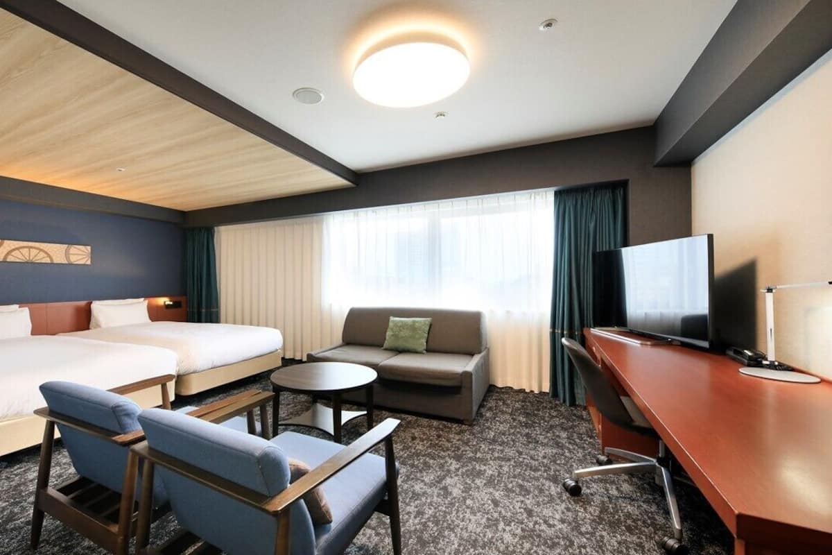 Iron/ironing board, free WiFi