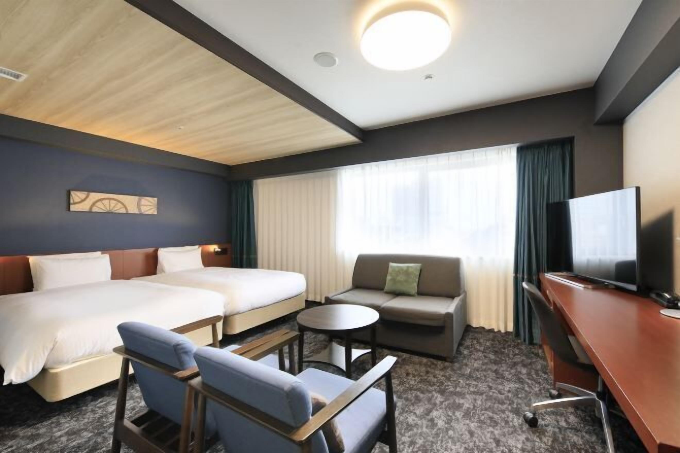 Iron/ironing board, free WiFi