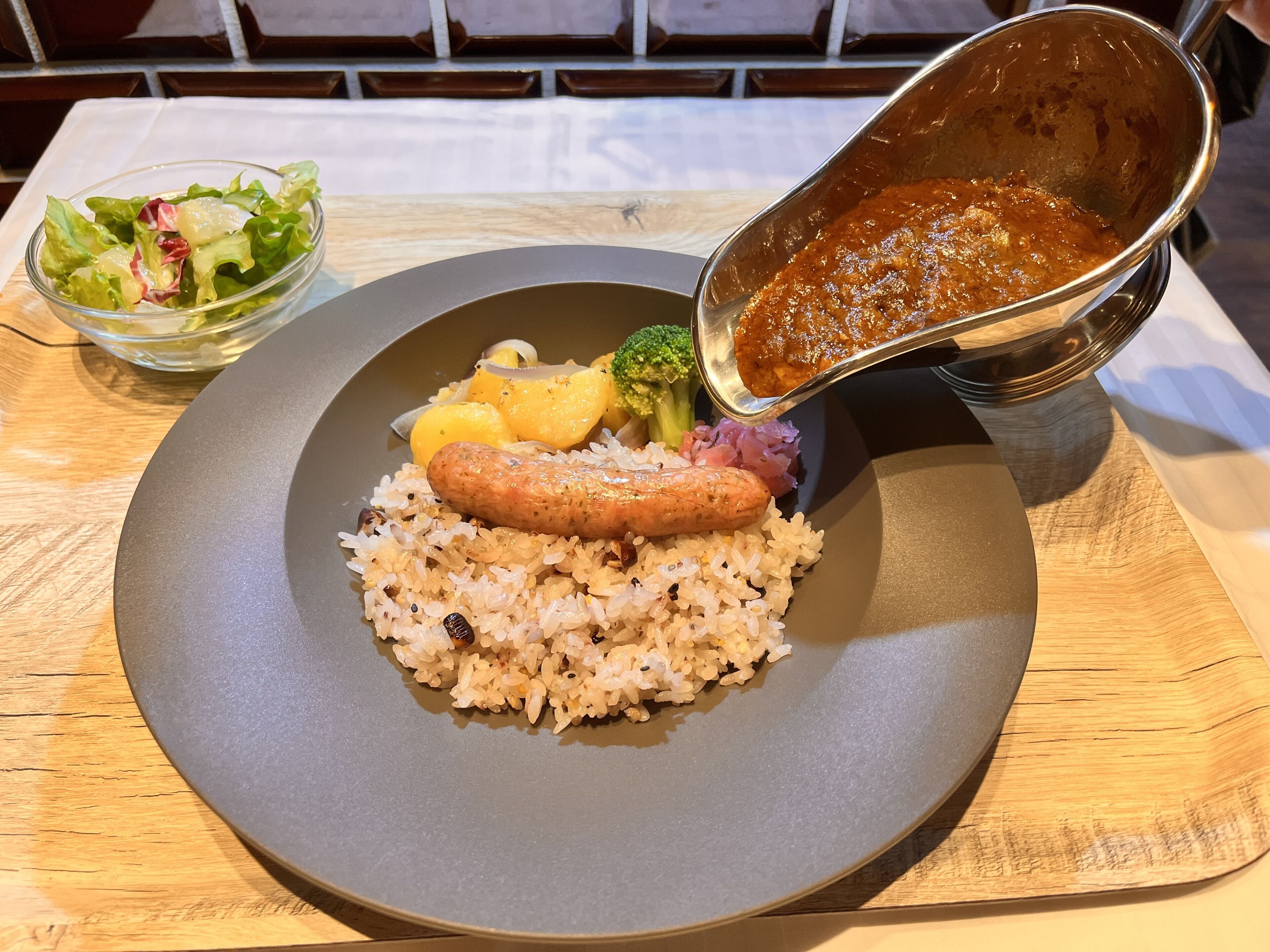 daily cooked-to-order breakfast (jpy 1650 per person)