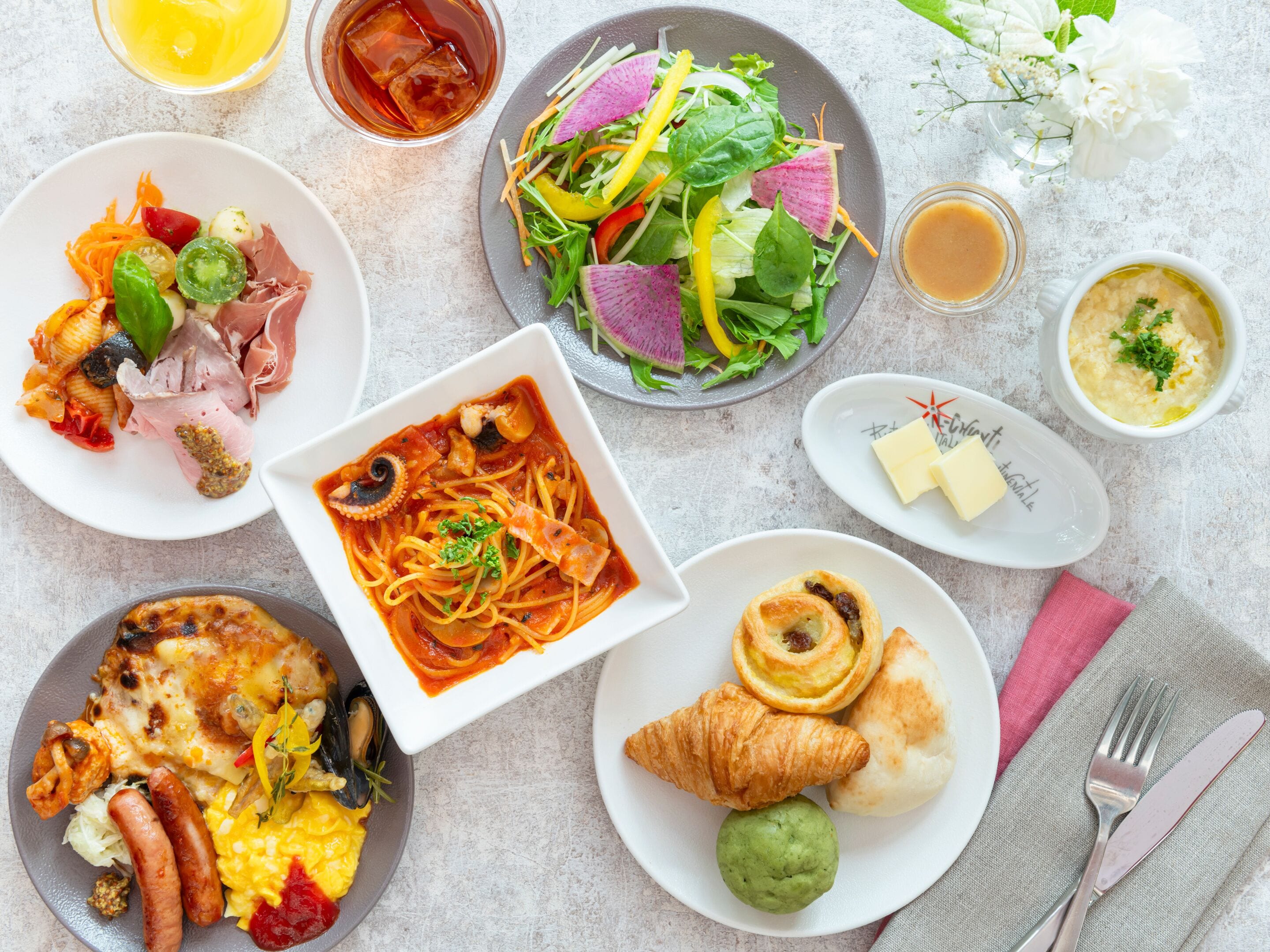 daily buffet breakfast (jpy 1980 per person)