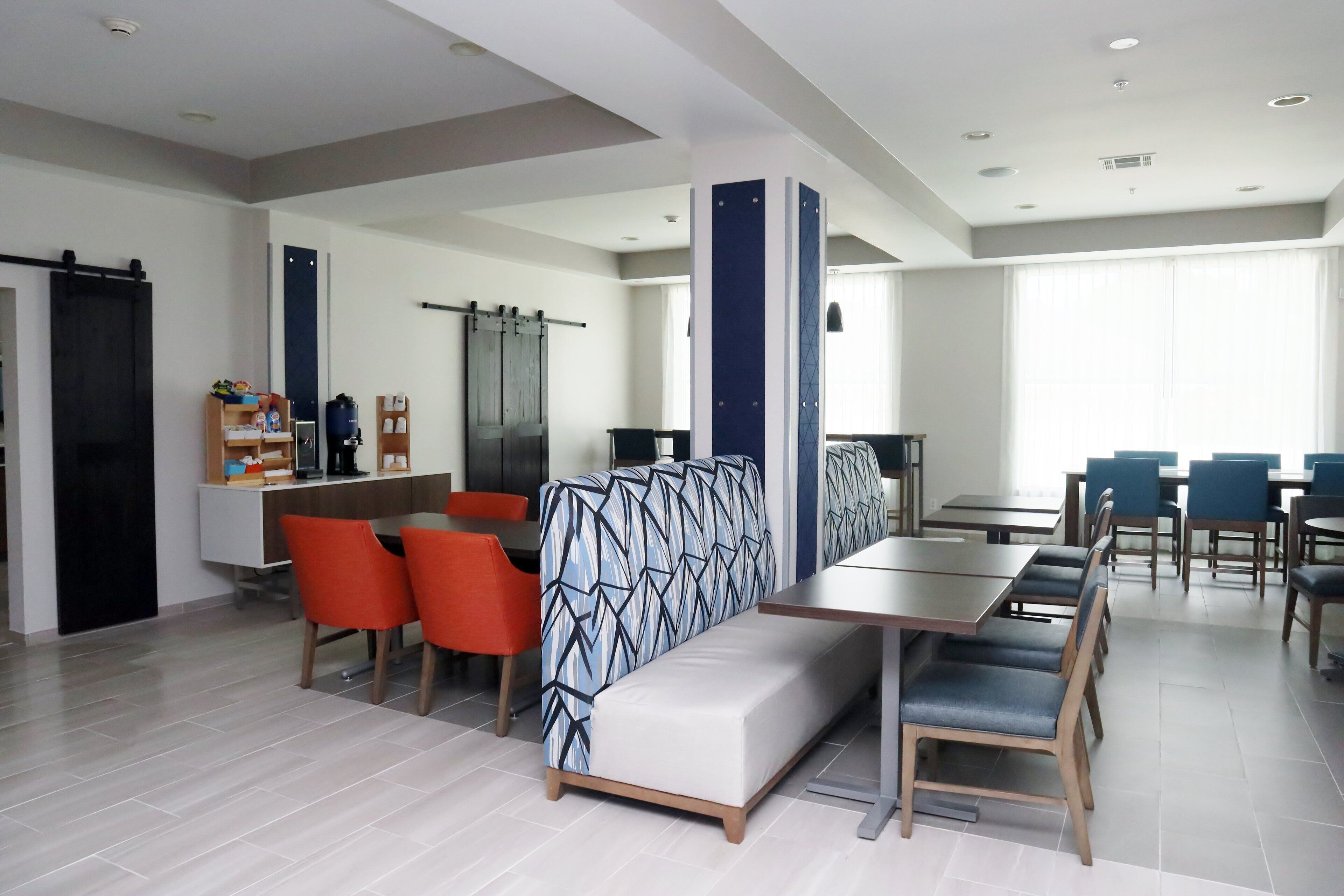 Bao gồm bữa sáng buffet hàng ngày 