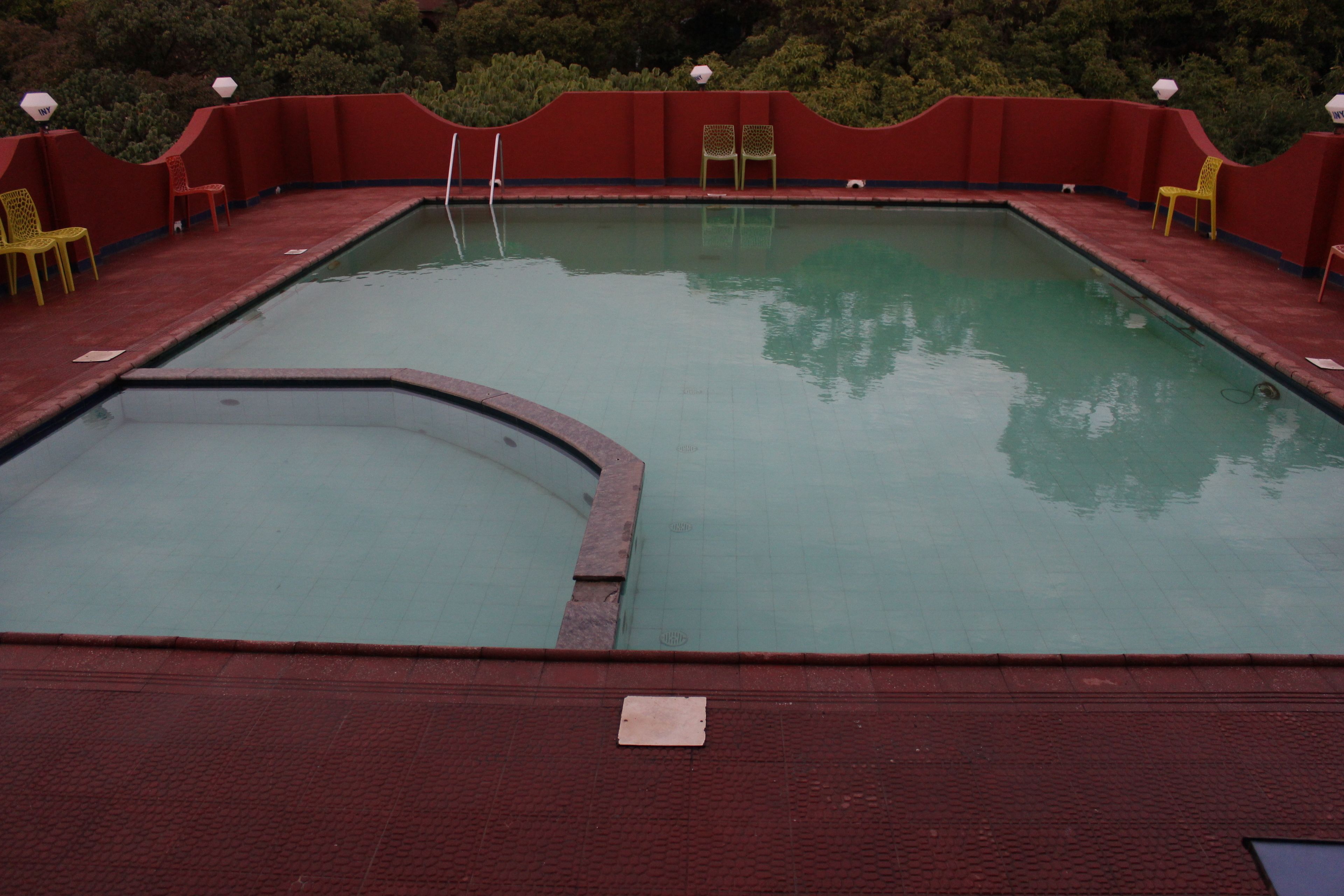 Piscina all'aperto, cabine incluse nel prezzo