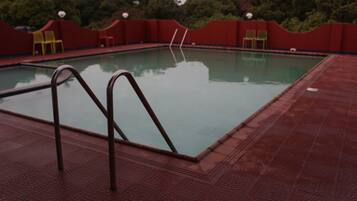 Outdoor pool, free pool cabanas