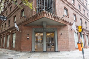 Front of property - Believe Madero Hotel (Buenos Aires)