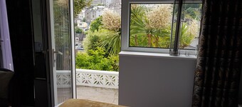 Barclay Court Guest House