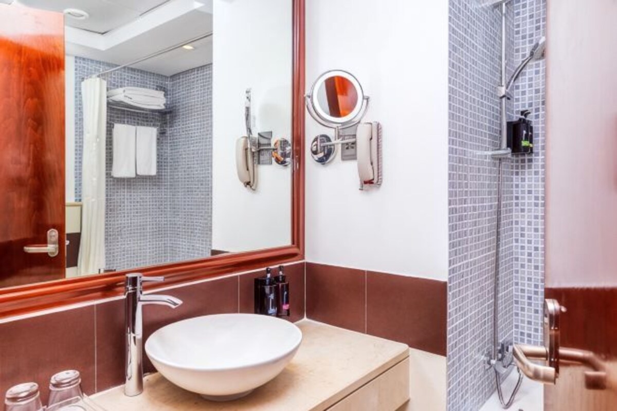 Vòi sen/bồn tắm kết hợp, bồn tắm ngâm, đồ dùng nhà tắm miễn phí 