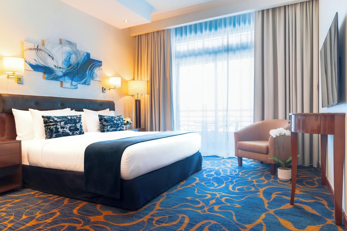 Minibar, in-room safe, soundproofing, iron/ironing board