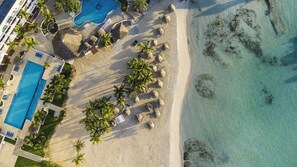 Playa privada, windsurf y kayaks