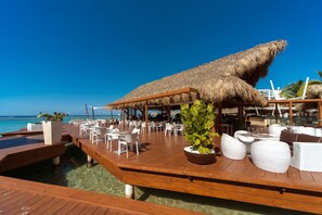 2 restaurants, ze serveren er ontbijt 