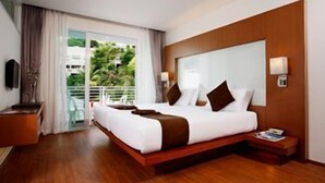 Superior room | Premium bedding, down comforters, pillowtop beds, minibar - White Peach Hotel (PHUKET)