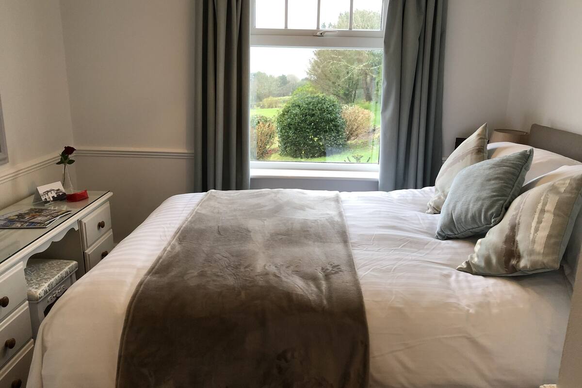 1 bedroom, hypo-allergenic bedding, individually decorated