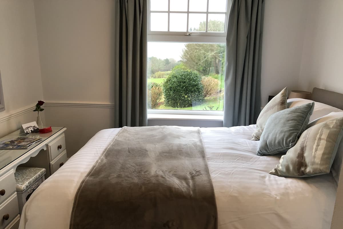 1 bedroom, hypo-allergenic bedding, individually decorated