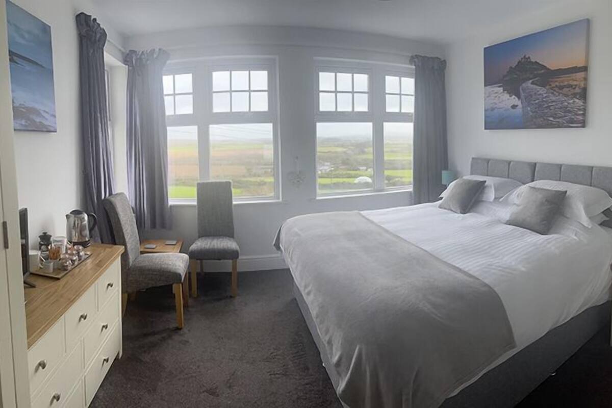 premium room, 1 double bed, non smoking | 1 bedroom, hypo-allergenic bedding, individually decorated