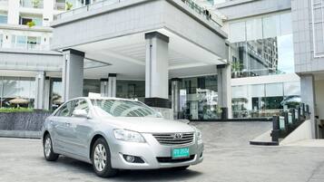 Pintu masuk properti