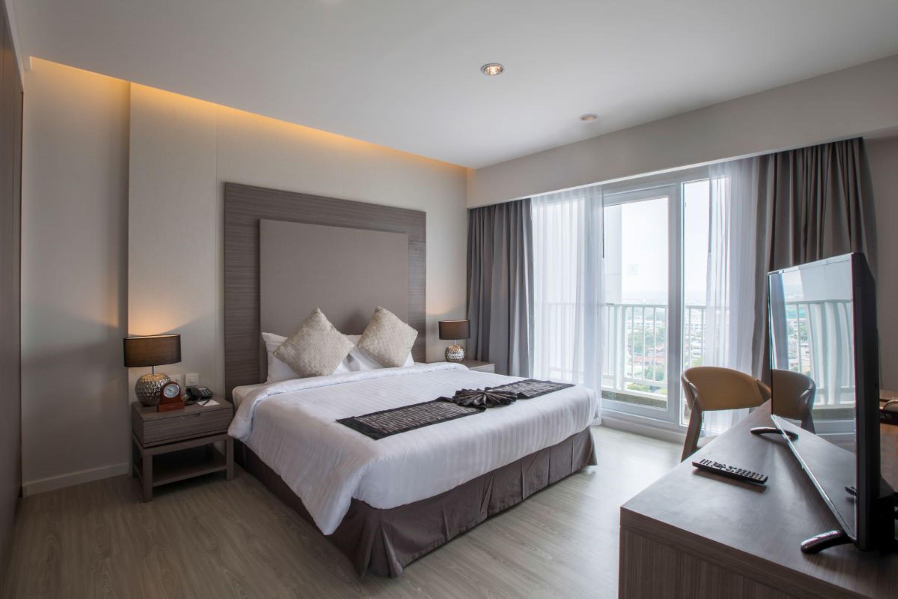 One Bedroom Suite | 迷你吧、房內夾萬、獨特設計、書桌