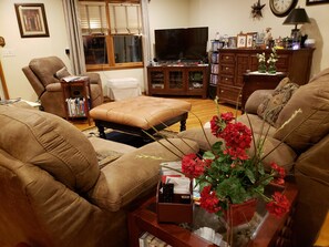 36 吋平面電視連衛星電視頻道、電視、DVD 播放機