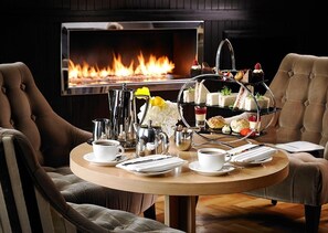 3 nhà hàng, phục vụ bữa sáng 