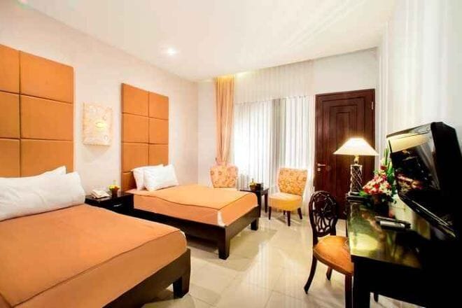 Desk, laptop workspace, soundproofing, cribs/infant beds