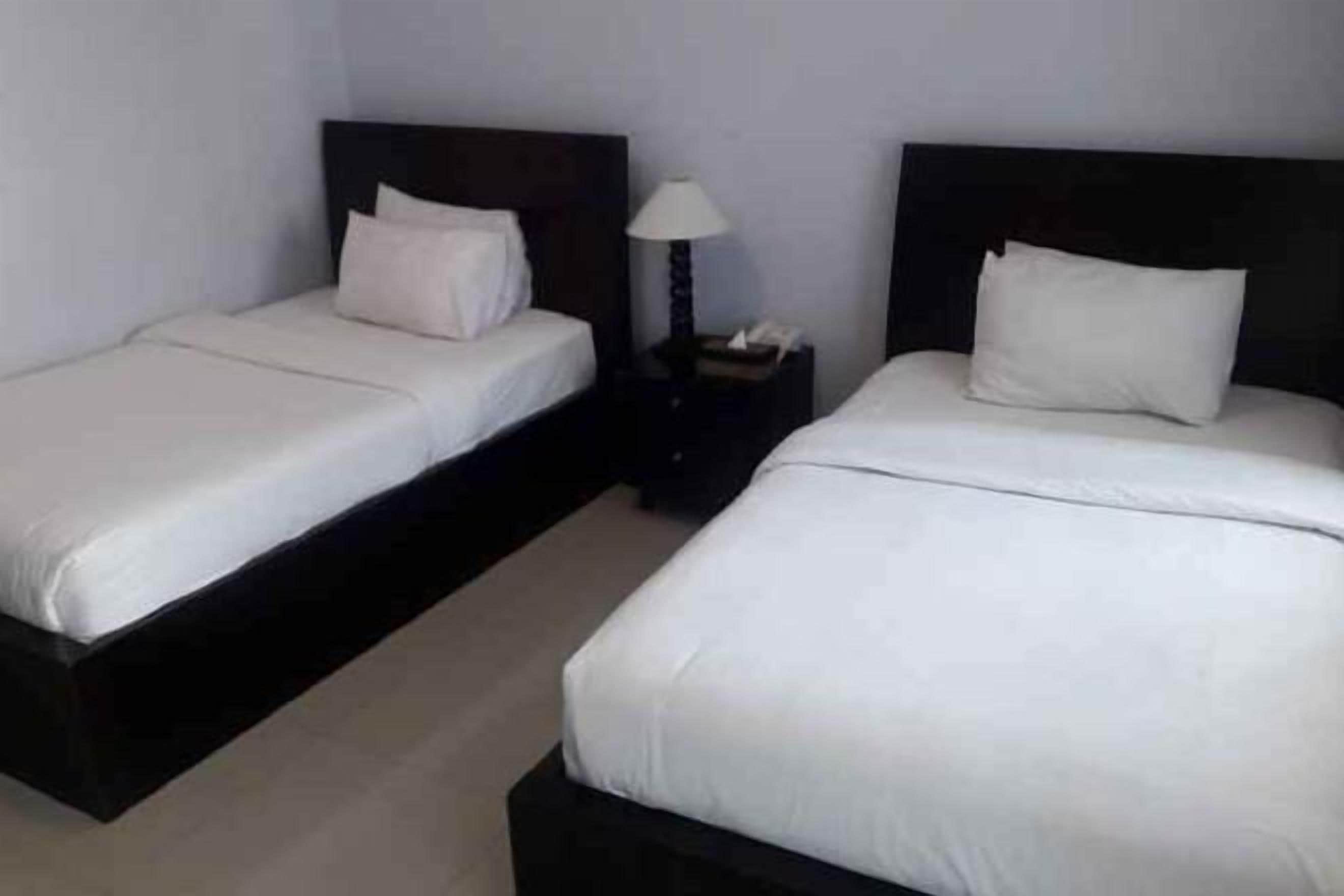 책상, 노트북 작업 공간, 방음 설비, 유아용 침대