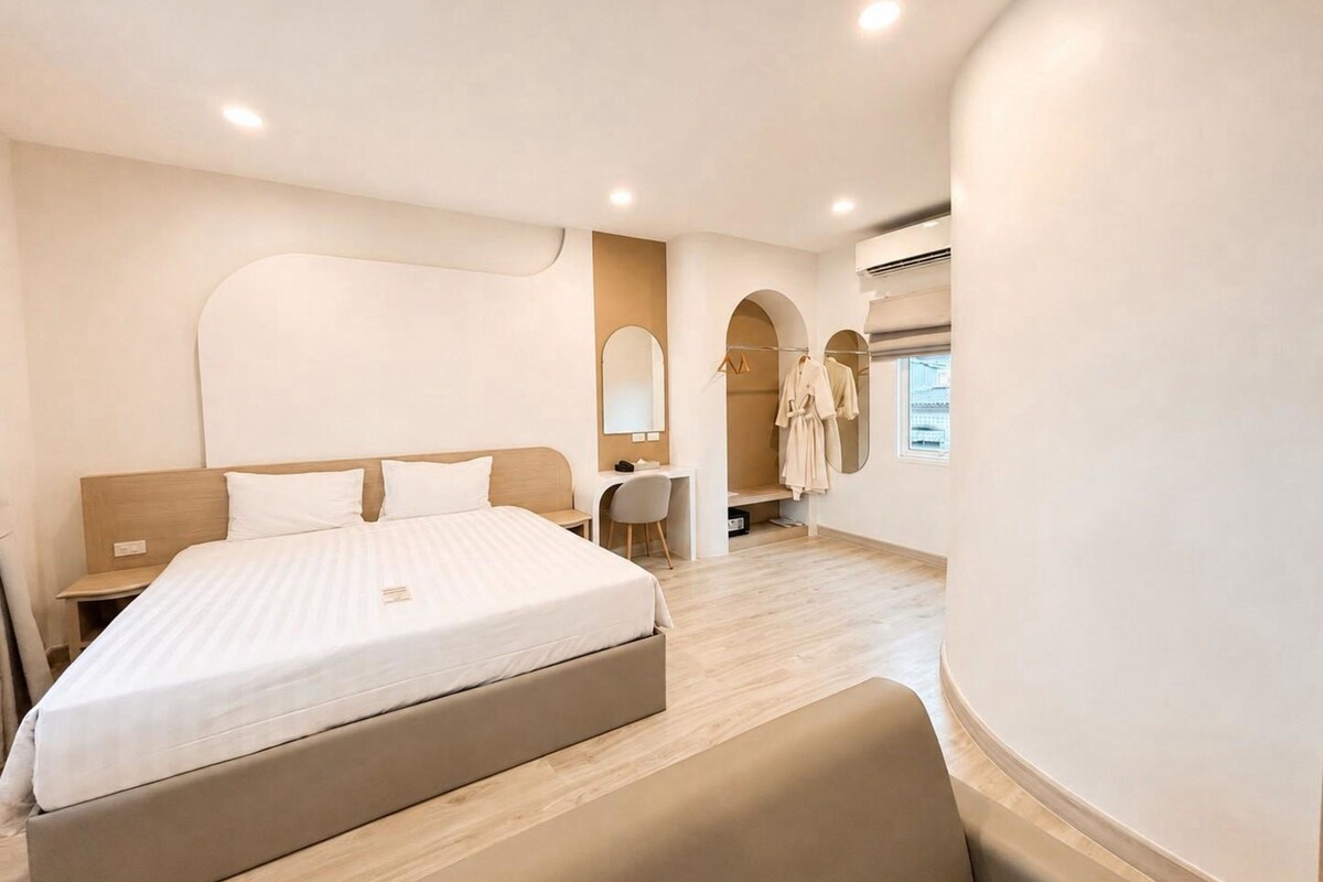 Grand Signature Suite  | Caja fuerte, escritorio, cortinas opacas y wifi gratis