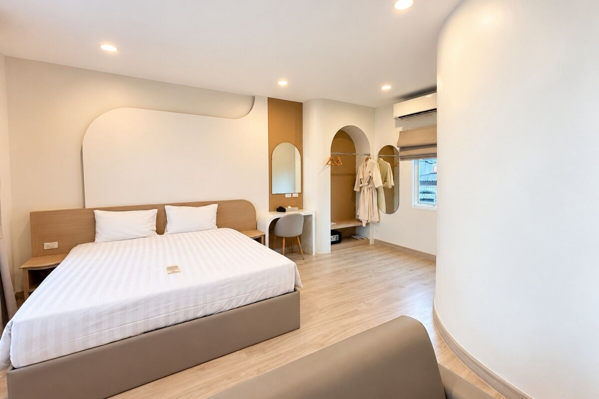 Grand Signature Suite  | Caja fuerte, escritorio, cortinas opacas y wifi gratis
