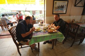 Daily cooked-to-order breakfast for a fee - Dara Reang Sey Hotel Phnom Penh (Phnom Penh)