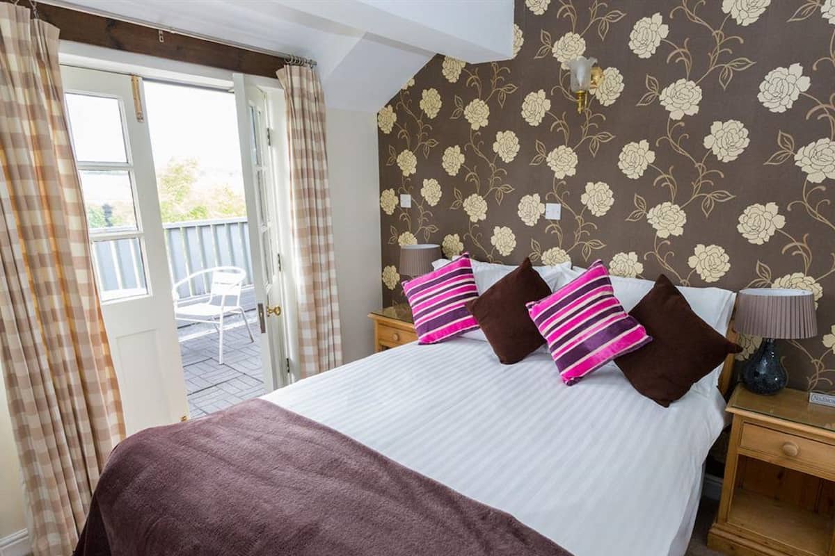 Superior, One Double Bed | In-room safe, iron/ironing board (on request), WiFi (free)