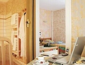 Family Room | Bathroom | Hair dryer
