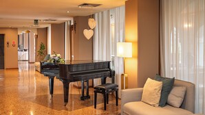 Quầy tiếp tân