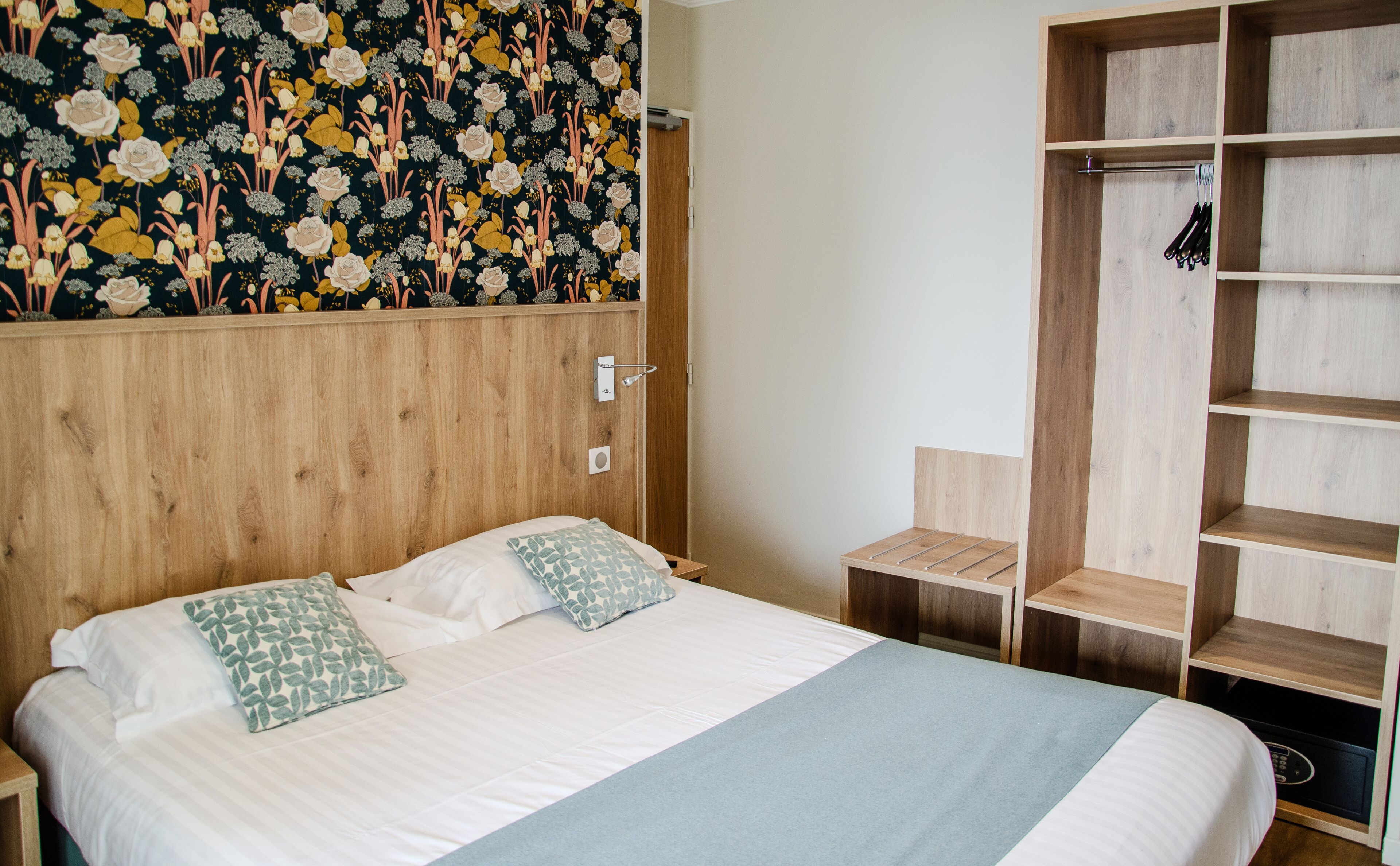 superior room, sea view (romance) | in-room safe, individually decorated, desk, soundproofing