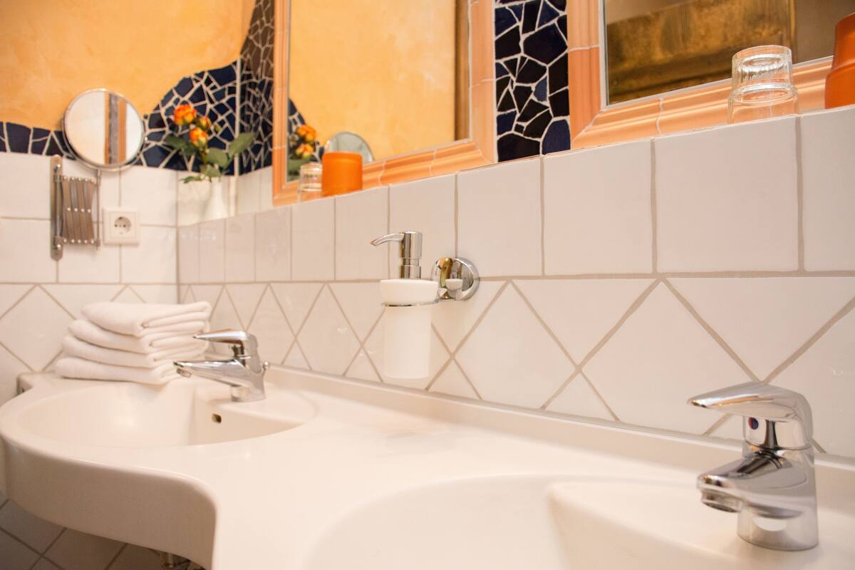 standard apartment | bathroom sink