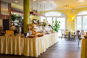 Daily buffet breakfast for a fee - Hotel Casa Rustica (Rust)