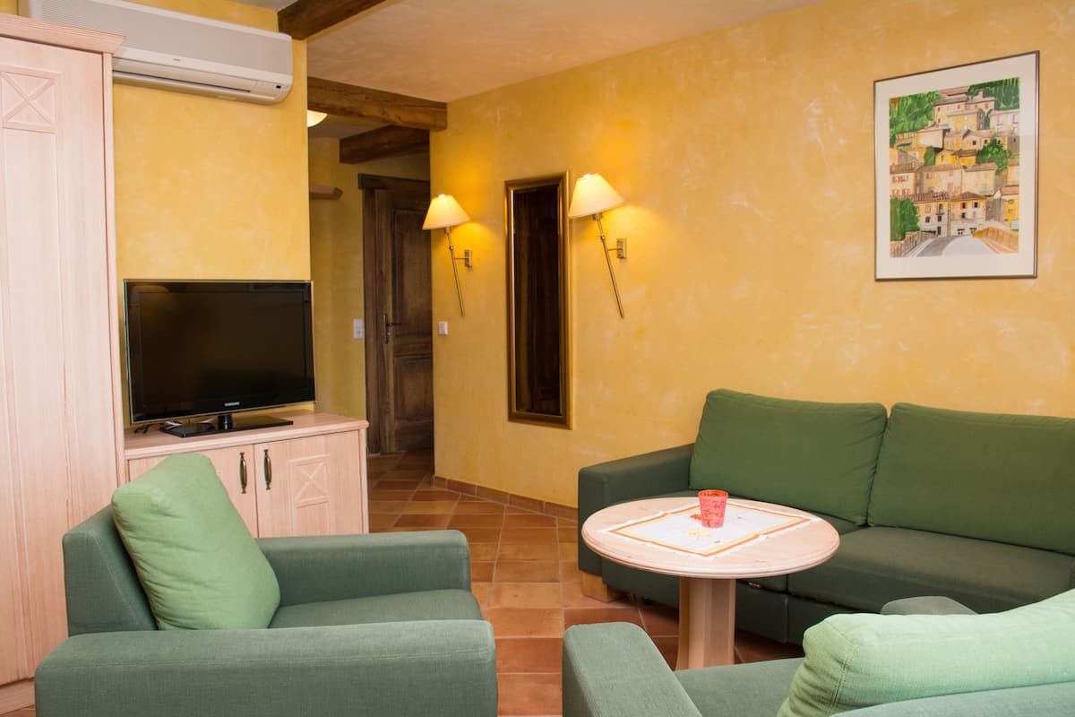 Standard Apartment | Living room | LED TV, offices