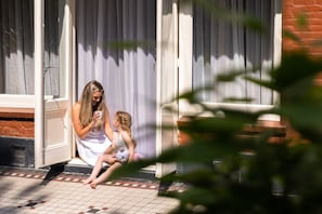 In-room safe, desk, blackout drapes, free WiFi - Hotel Aalders (Amsterdam)