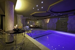 Indoor pool - Storico Hotel Regina (Primiero San Martino di Castrozza)