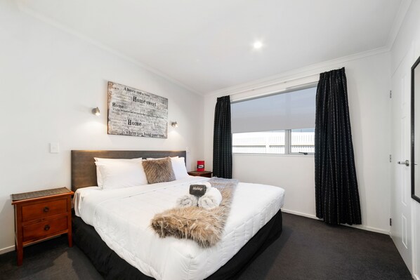 Family Apartment, 3 Bedrooms | Individually decorated, individually furnished, laptop workspace