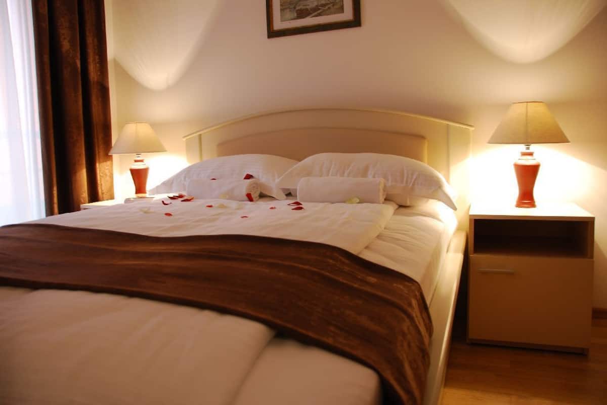 Apartment for 4 people | In-room safe, soundproofing, iron/ironing board (on request)