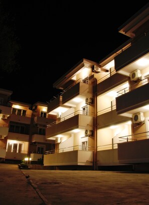 Front of property – evening/night - Sun Village Apartments (Denovici)