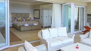 Executive Suite | Hypo-allergenic bedding available, in-room safe, desk, laptop workspace - 3 On Camps Bay (Cape Town)
