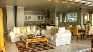 Interior - 3 On Camps Bay (Cape Town)