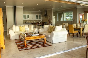 Interior - 3 On Camps Bay (Cape Town)
