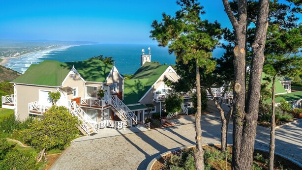 Front of property - Hilltop Boutique Hotel (Wilderness)
