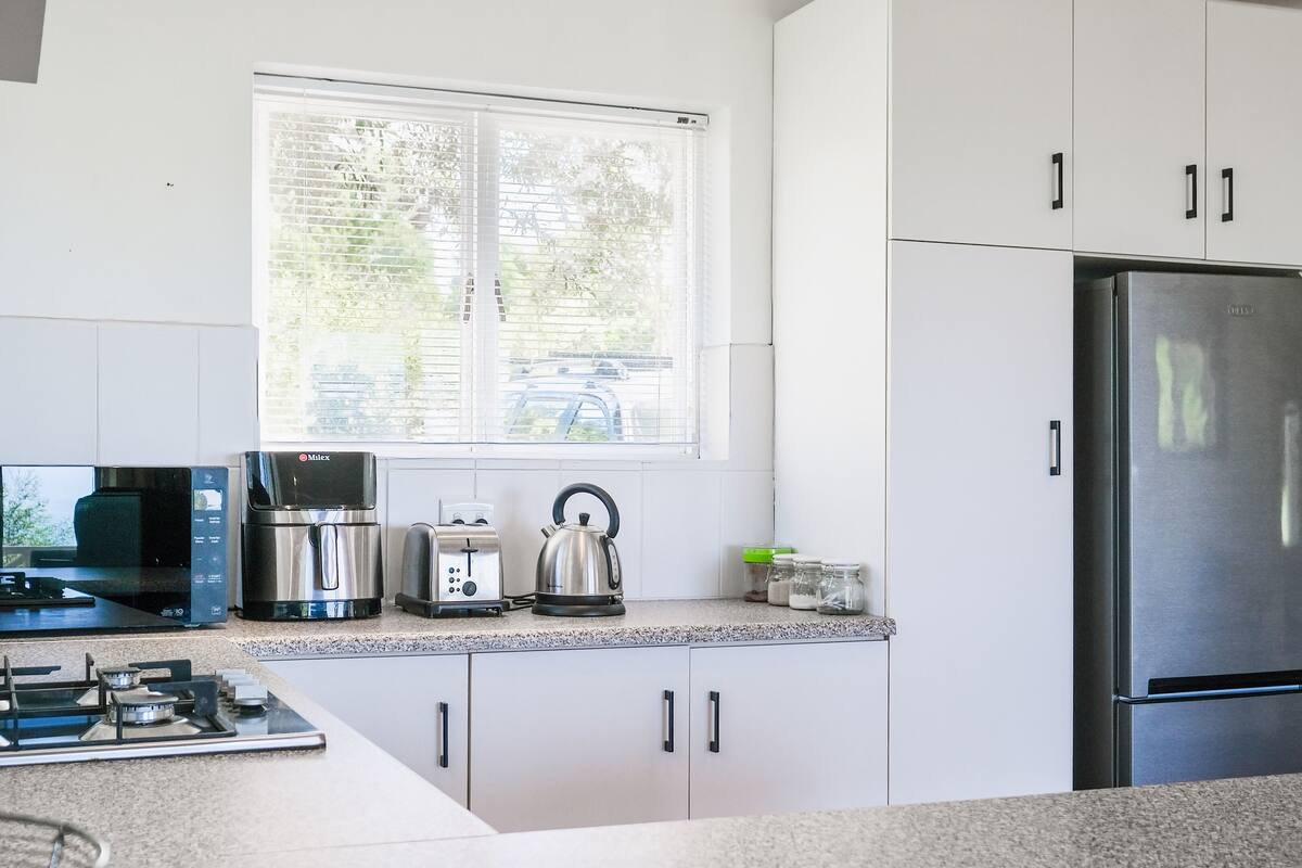 comfort apartment, 1 bedroom, ocean view, garden area | private kitchen | fridge, coffee/tea maker