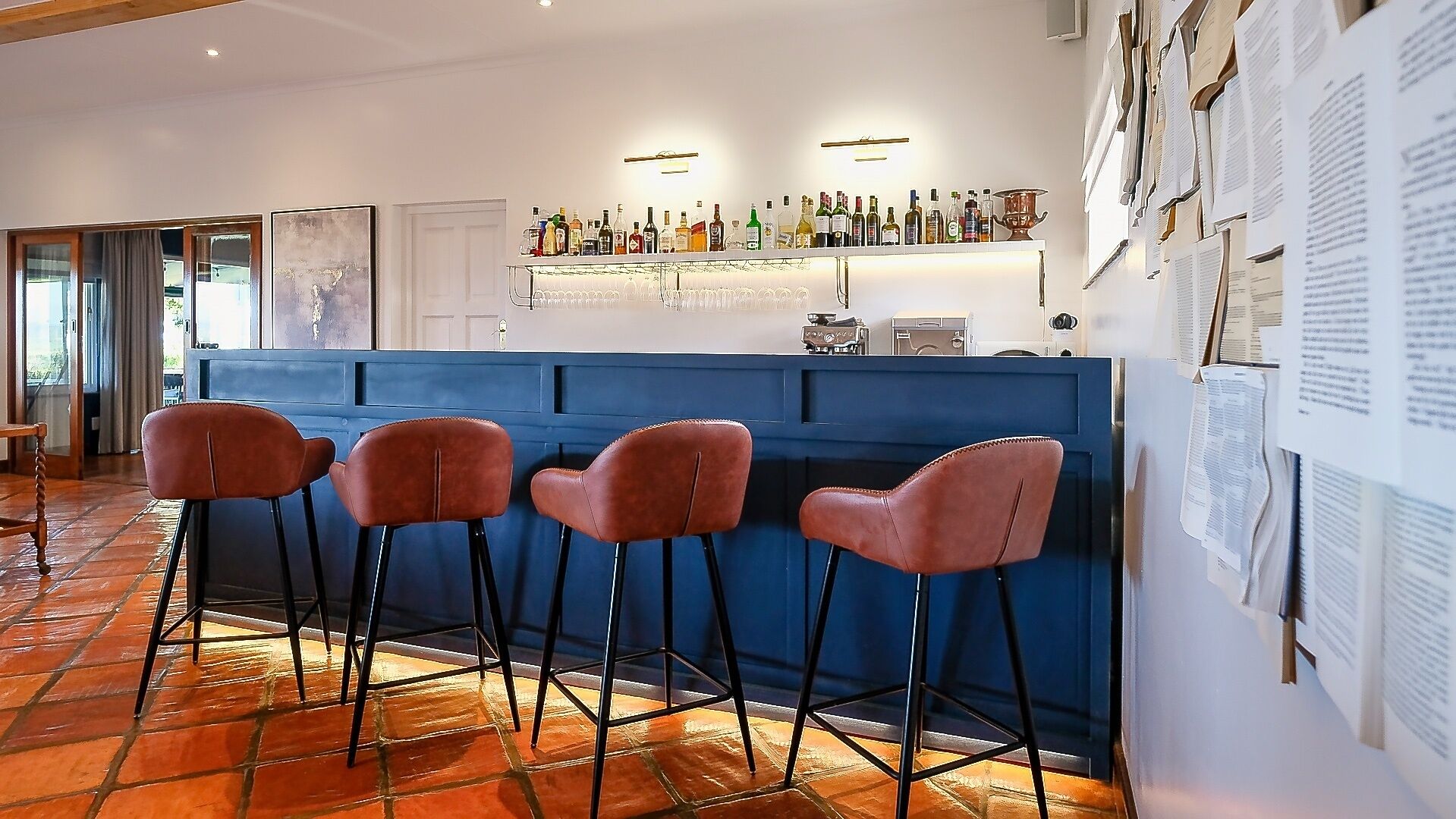 28-inch flat-screen tv with satellite channels, smart tv, netflix