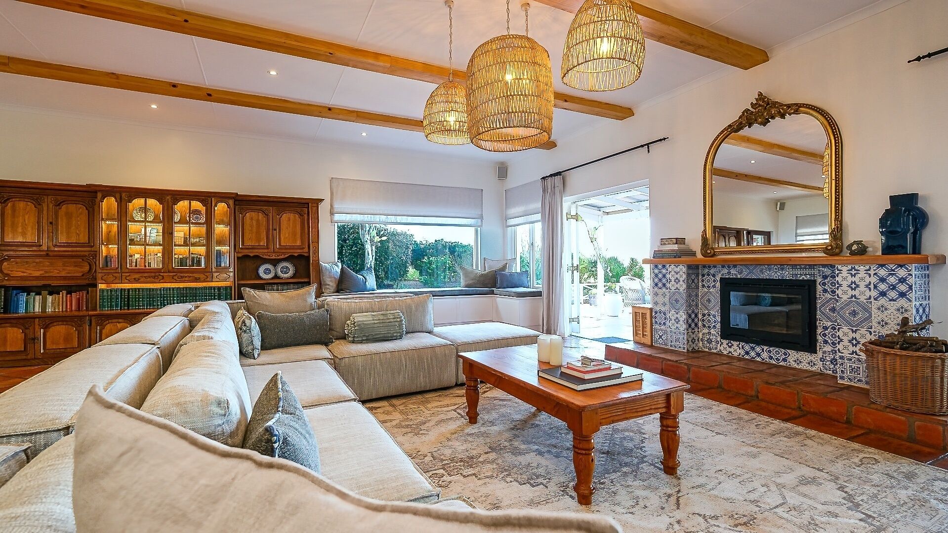 28-inch flat-screen tv with satellite channels, smart tv, netflix