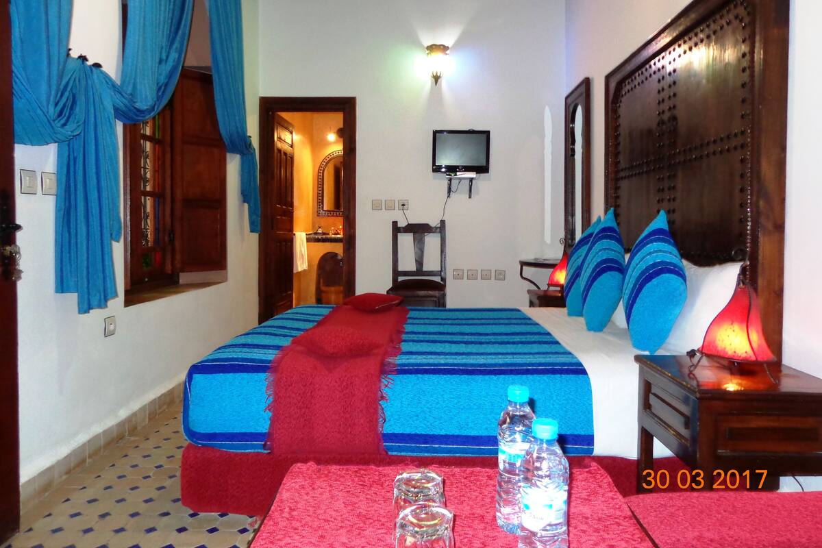 Standard Double Room, 1 Double Bed | Hypo-allergenic bedding available, in-room safe, desk, soundproofing