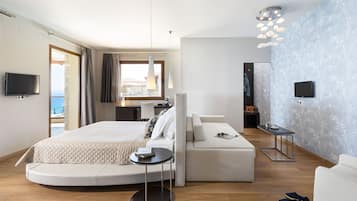 Suíte luxo, vista para o mar, no canto | Cofres nos quartos, quartos à prova de som, Wi-Fi de cortesia