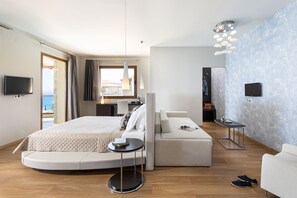 Suíte luxo, vista para o mar, no canto | Cofres nos quartos, quartos à prova de som, Wi-Fi de cortesia