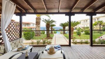 Junior-Suite, Meerblick | Terrasse/Patio